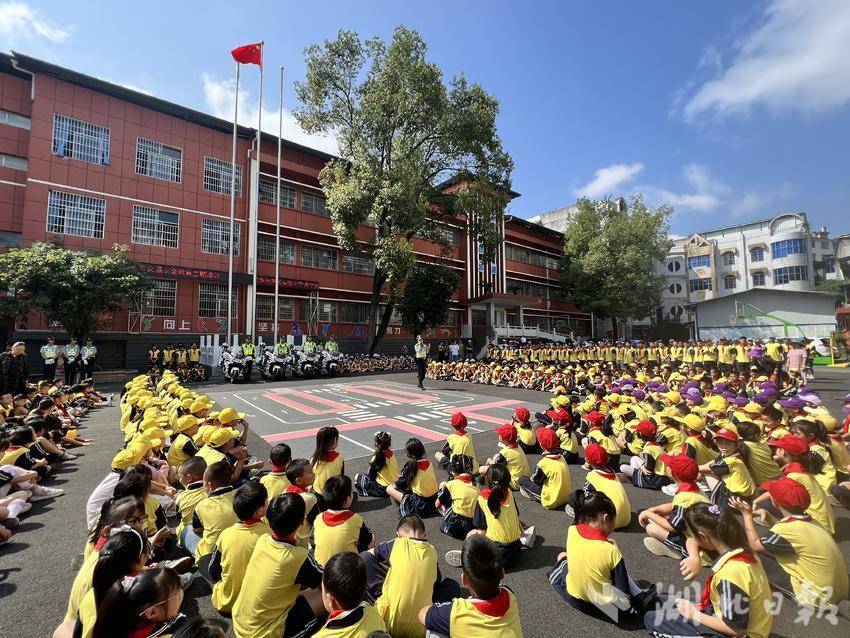 黄金赌城hjc556